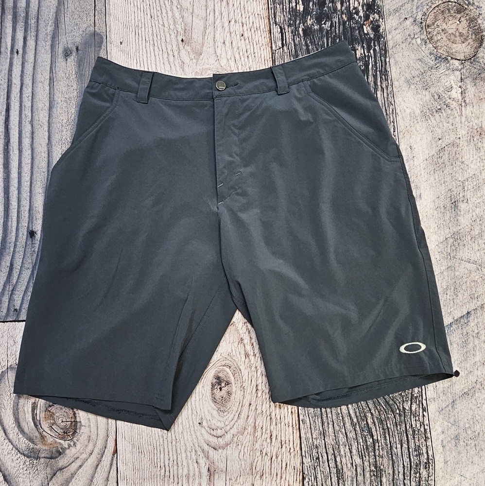 Oakley Men's Shorts Size 40 Golf Nylon 12" Inseam Gray
